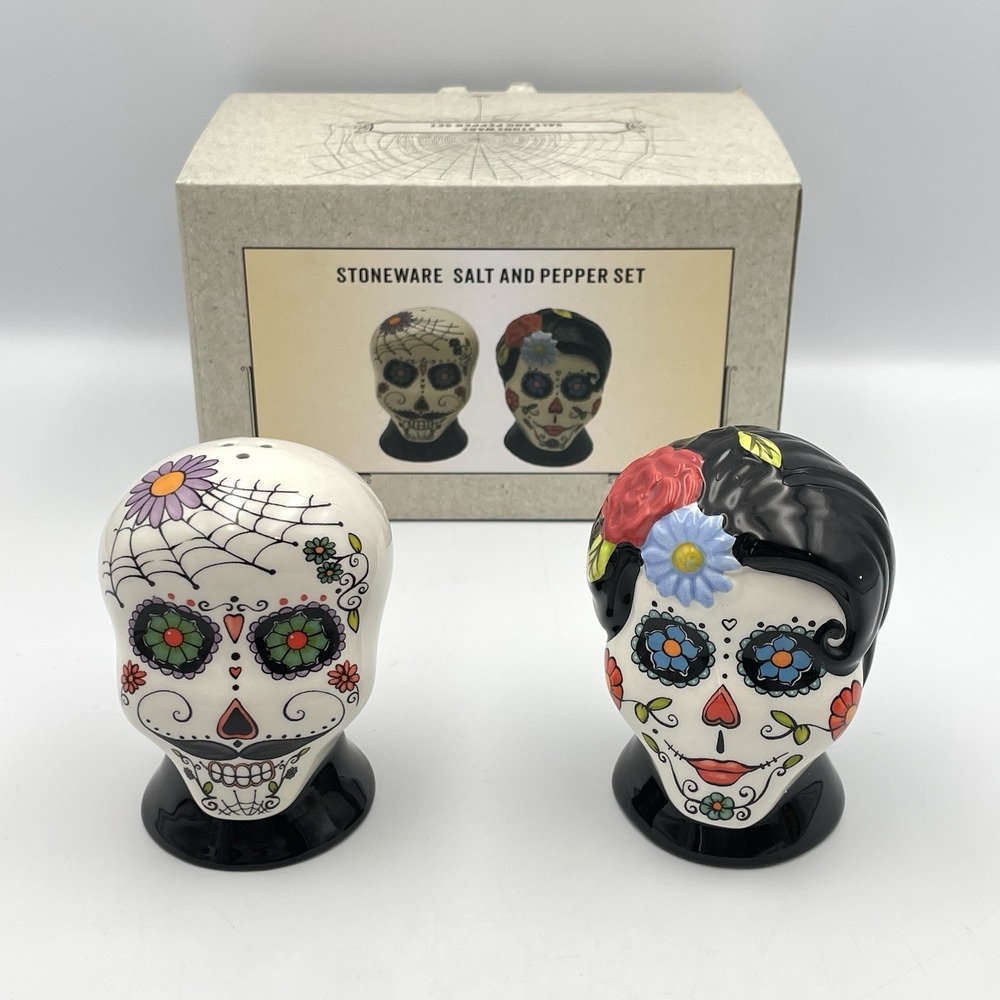 Cracker Barrel Sugar Skull Salt Pepper Shaker Set Day Of The Dead NIB‎ Halloween